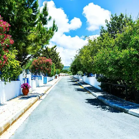 Azzurro Holiday Villas Peyia