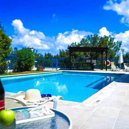 Villa Azzurro Holiday Villas Peyia
