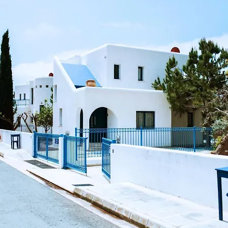 Azzurro Holiday Villas Villa Peyia